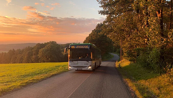 unterwegs-mit-dem-bus_c_paul_liebhart_NÖVOG.jpg 